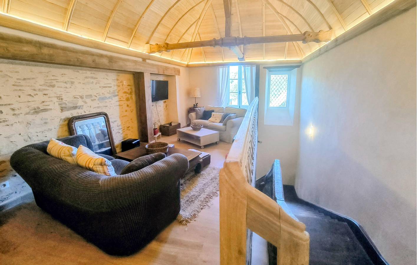 Modernes Apartment mit Pool und Parkplatz, 1,5 km von Parennes entfernt in Parennes, Sarthe