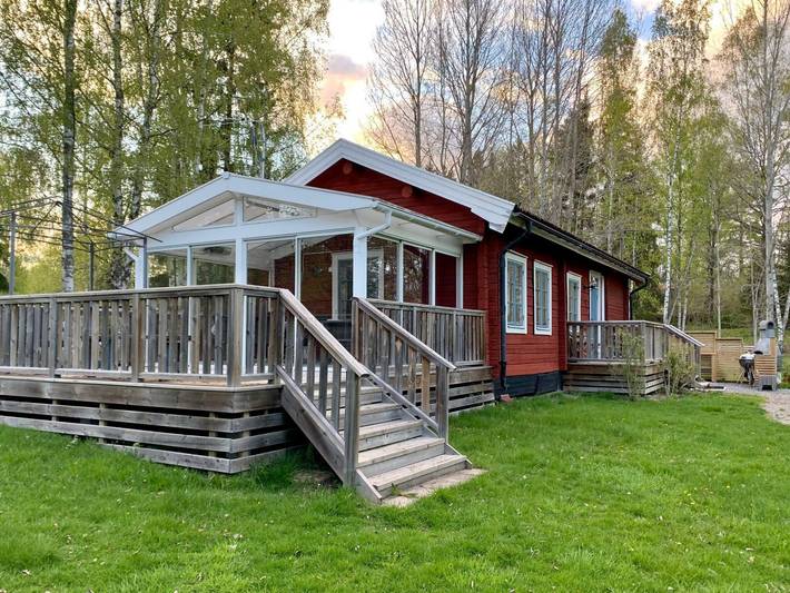 Ferienhaus für 6 Personen, mit Terrasse und Garten in Flen