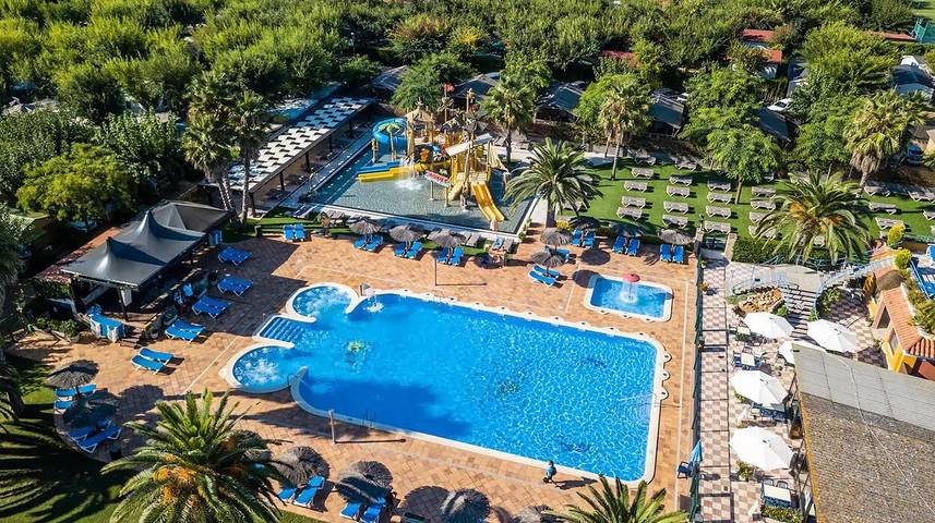 Camping pour 6 personnes, avec terrasse ainsi que piscine et sauna à Blanes - 2