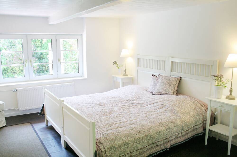 Reetdachhaus \"Krabbe 32\" in Tetenbüll für 8 Personen in Tetenbüll, Eiderstedt
