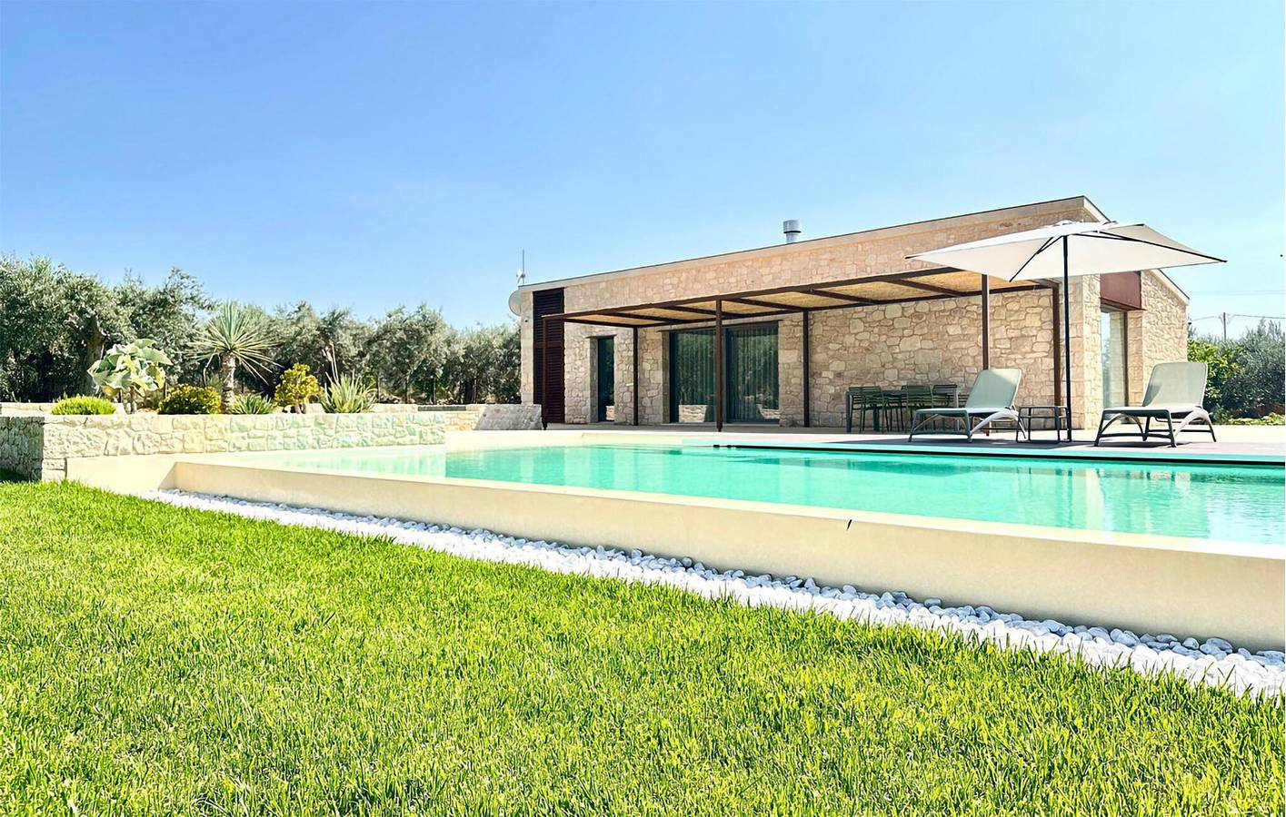 Moderno appartamento con piscina, parcheggio e aria condizionata vicino a Il Tegamino in Chiaramonte Gulfi, Provincia di Ragusa