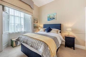 Cottage for 14 People in Pembroke, Pembrokeshire, Photo 4