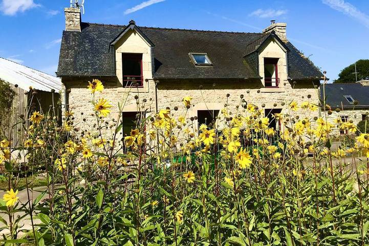 Location de vacances pour 4 personnes, avec terrasse et jardin, animaux acceptés à Leuhan