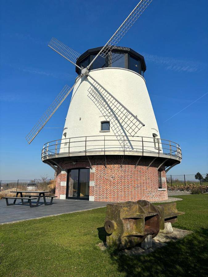 Location de vacances pour 6 personnes, avec terrasse ainsi que vue et jardin à Pecq
