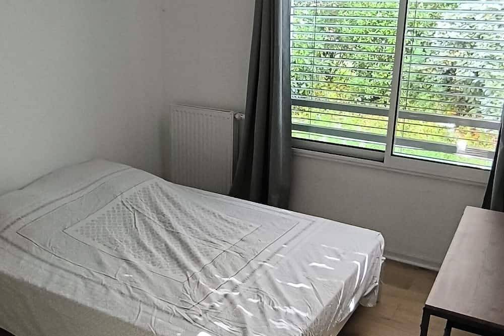 Apartamento entero, Large garden apartment in Bègles, Región de Burdeos