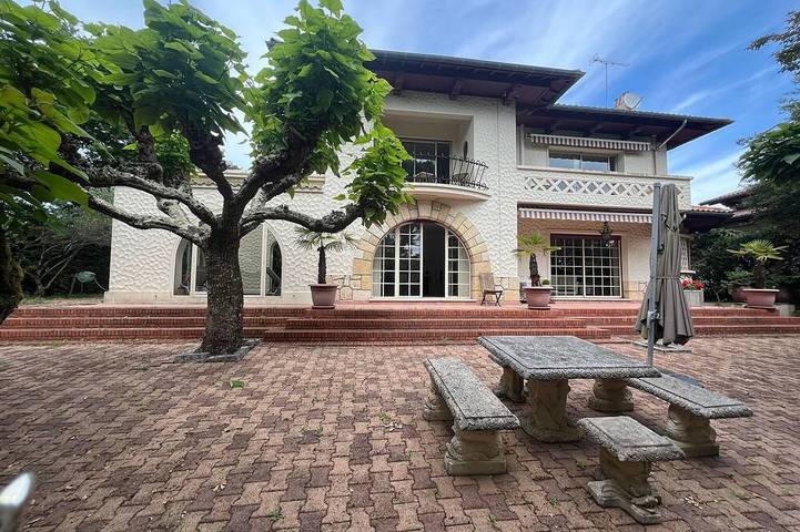 Villa pour 8 personnes, avec terrasse
