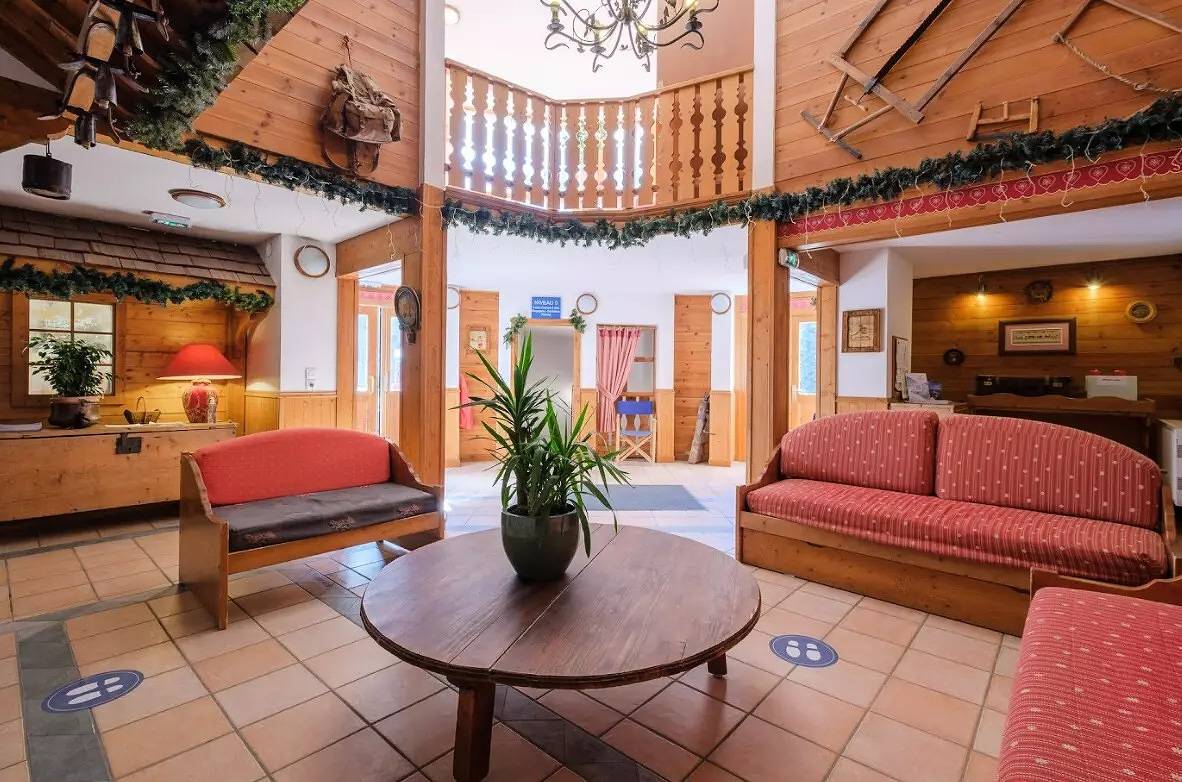 Entire apartment, 3 Room Duplex Apartment 5/7 People in Lanslevillard, Saint-Jean-de-Maurienne region