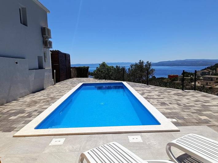 Villa für 6 Personen, mit Pool und Whirlpool sowie Garten in Makarska