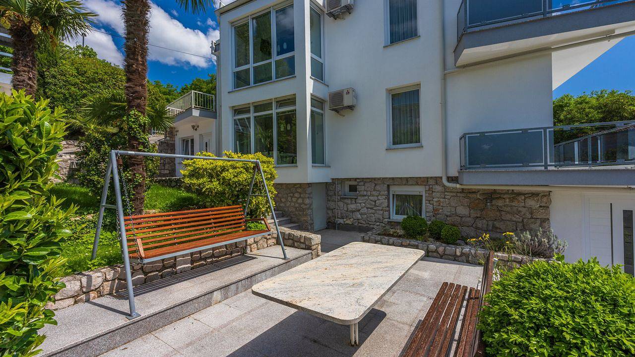 Appartamento intero, Appartamento vacanze per 4 persone con terrazza in Cirquenizza, Primorje-Gorski Kotar