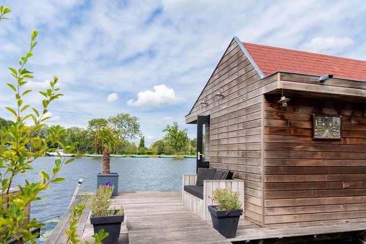 Boot für 4 Personen, mit Terrasse und Sauna sowie Ausblick