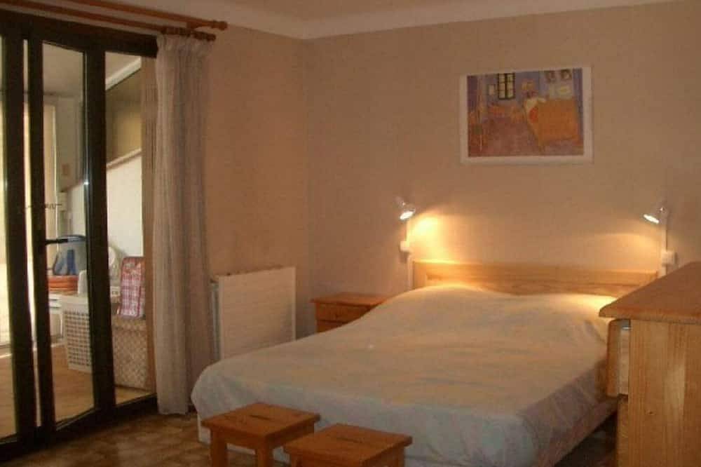 Ganze Wohnung, Gemütliche 68m² Wohnung mit Terrasse, 5 Schlafplätzen, Garage und Wlan in Amélie-les-Bains in Montbolo, Céret und Umgebung