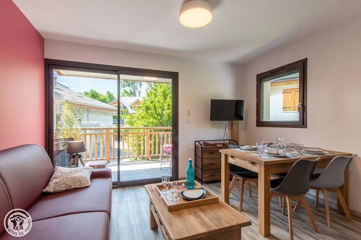 Gîte pour 4 personnes, avec terrasse et jardin dans Bauges