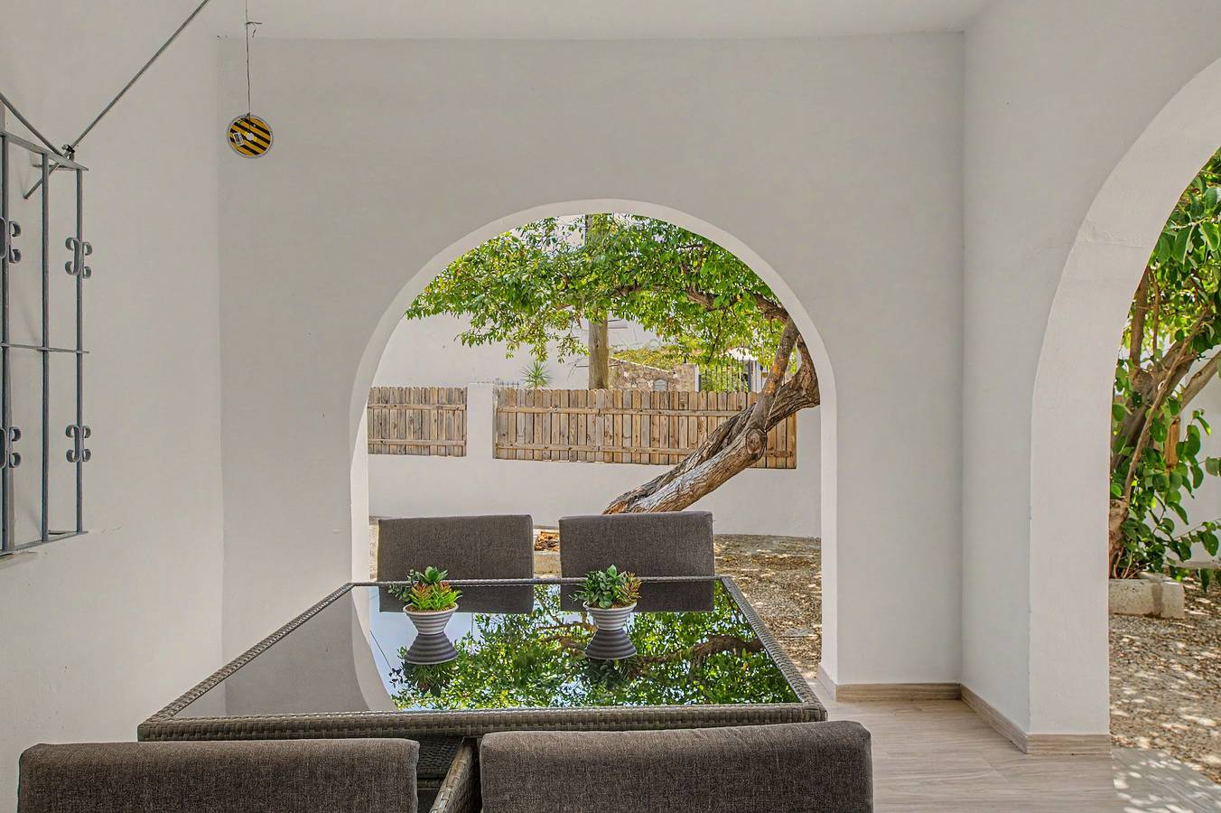 Casa Naveros – Geräumige Ferienwohnung mit privatem Garten in Los Naveros, Vejer de la Frontera