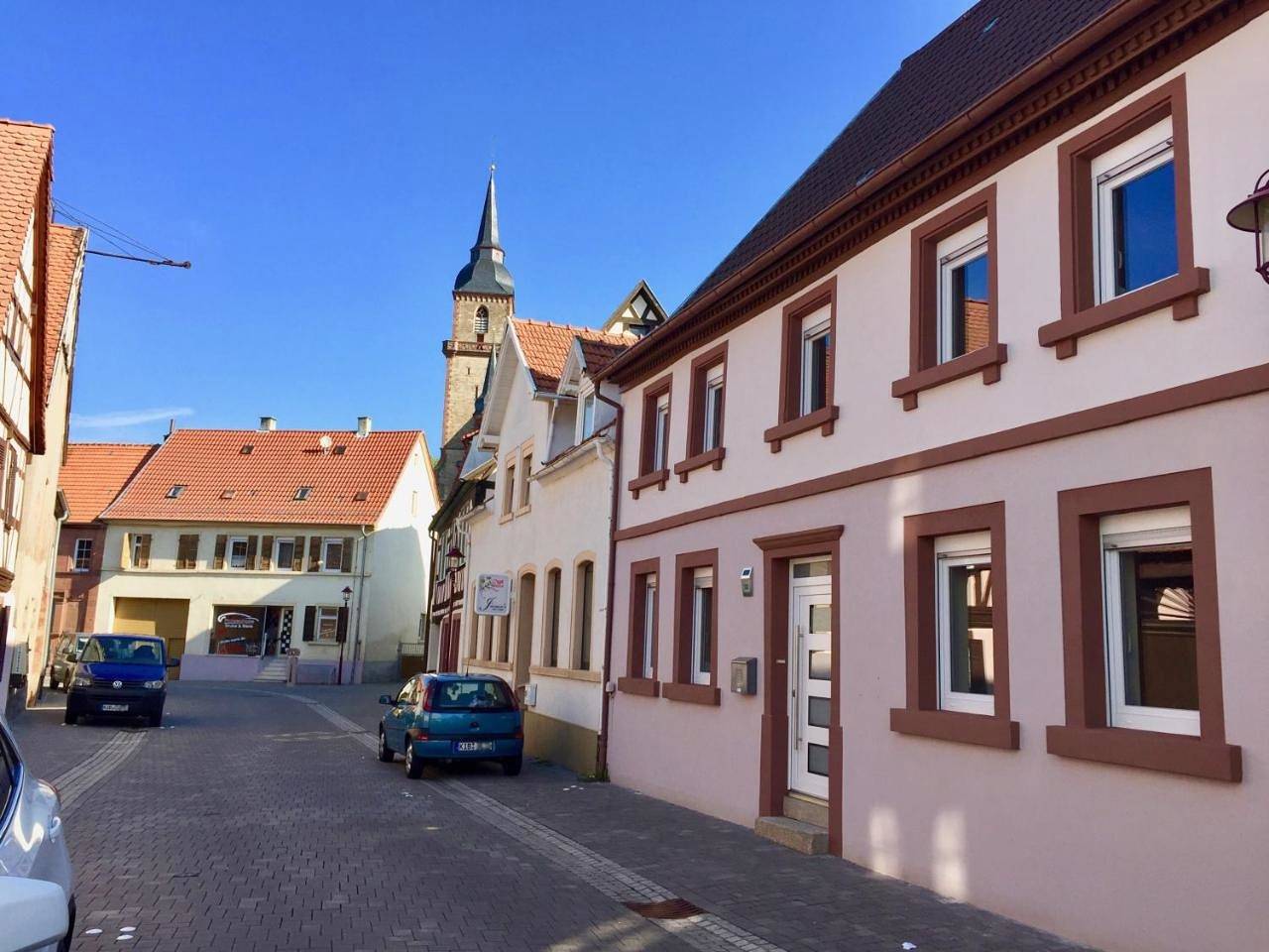 Four-Bedroom House in Göllheim, Donnersbergkreis