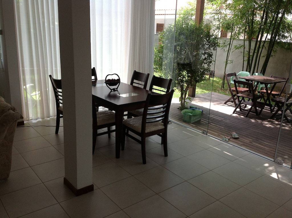 Schönes Haus in der Nähe der Strände im Süden von Florianopolis Insel. privilegierten Platz. in Lagoa da Conceição, Florianópolis