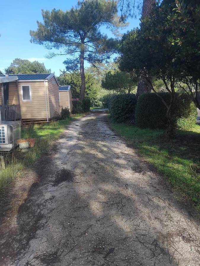 Camping pour 4 personnes, avec jardin et piscine à Vendays-Montalivet - 2