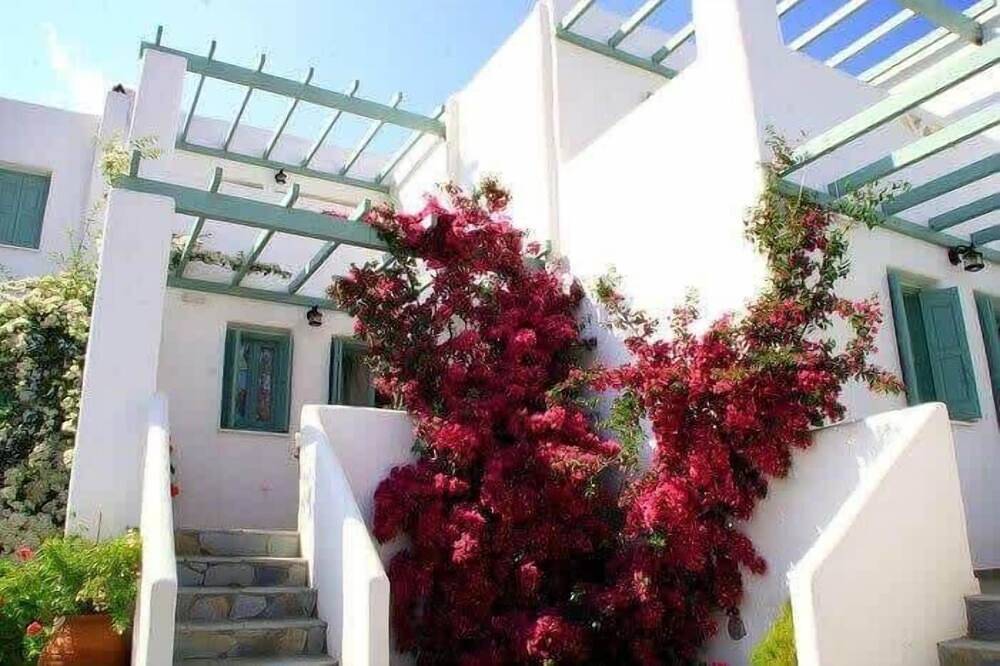 Ganze Wohnung, Skyros Luxury Poolside Getaway in Skyros