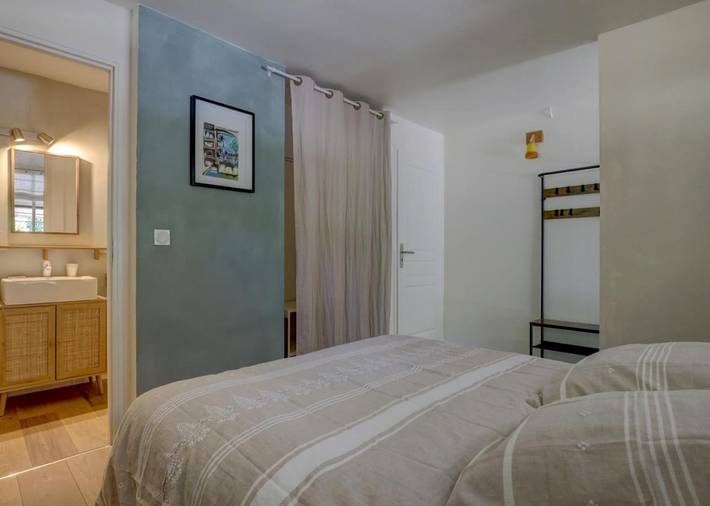 Location de vacances pour 2 personnes, avec Terrasse et Jacuzzi ainsi que Jardin et Piscine dans Forêt domaniale de Grésigne - 4