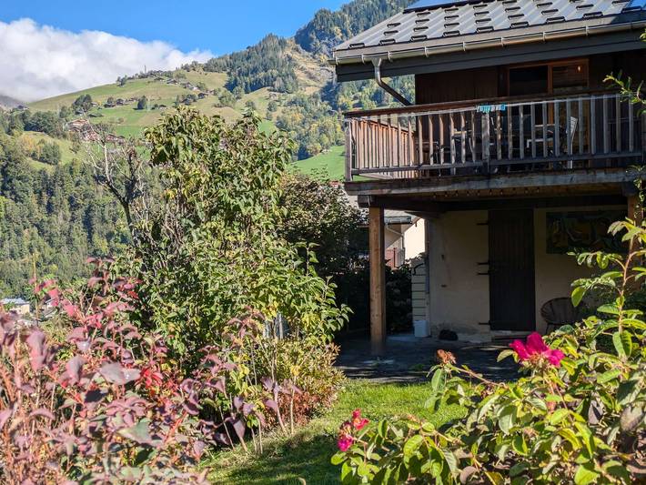 Chalet rénové 12 pers, 5 ch, parking, poêle, sud-ouest in Beaufort (Western Alps), Beaufort (Rhône-Alpes)
