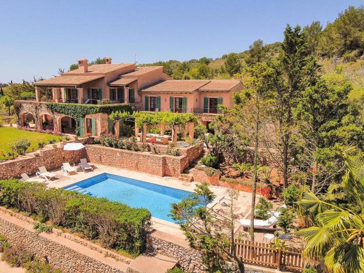 Finca für 8 Personen, mit Terrasse und Garten sowie Pool und Ausblick in S'Alqueria Blanca
