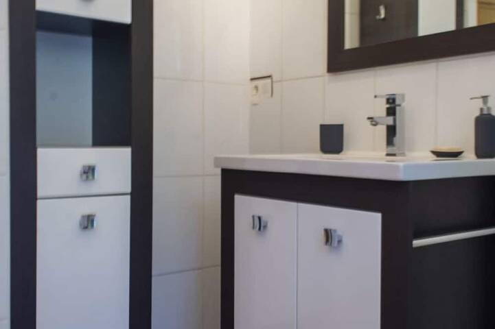 Ganze Wohnung, Neue Wohnung t2 aller Komfort ruhig in Landhaus auf Lande Klimaanl. voll einger. in Saint-Martin-de-Crau, Mittelmeerküste (Frankreich)
