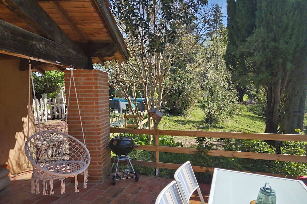 Entire apartment, Lo Pitchoun, Gite for 2 with Jaccuzzi in the heart of nature Gaillac in Gaillac, Albi region