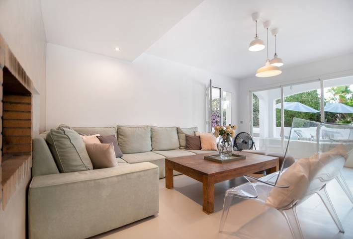 Villa « Amarantos » : vue sur la montagne, Wi-Fi et climatisation in Santa Eulària des Riu, Côte d’Ibiza