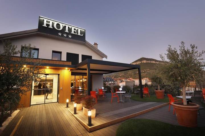 Hôtel pour 4 personnes, avec Terrasse à Millau