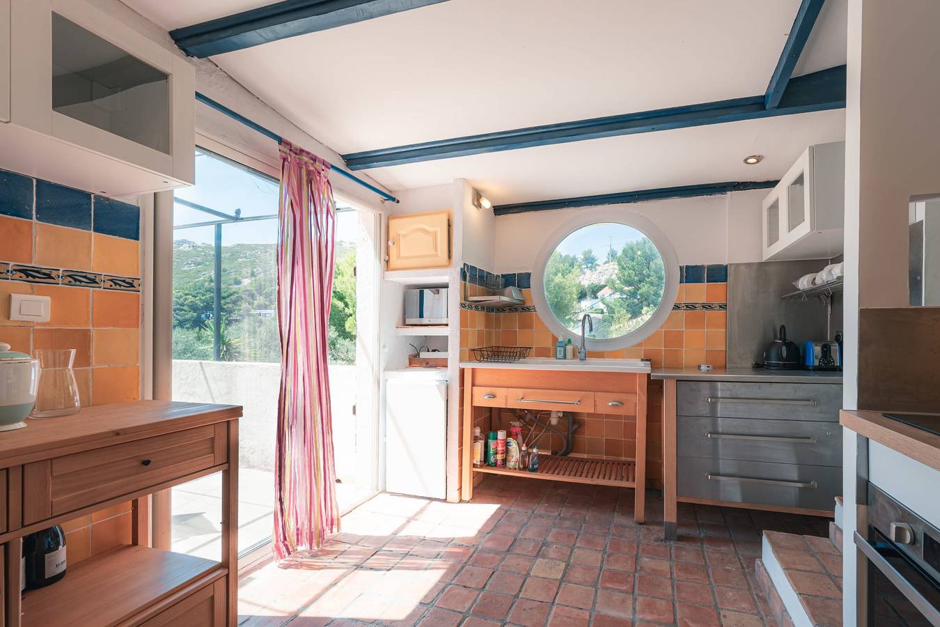 Ganze Wohnung, L'Atypique - Cabanon 3 ch et terrasse au calme in Niolon, Le Rove