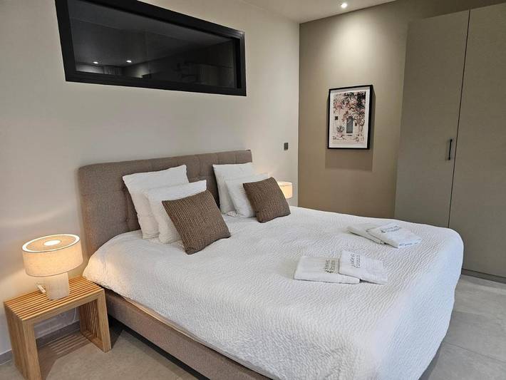 Location de vacances pour 2 personnes, avec terrasse ainsi que jardin et jacuzzi à Entrecasteaux - 4