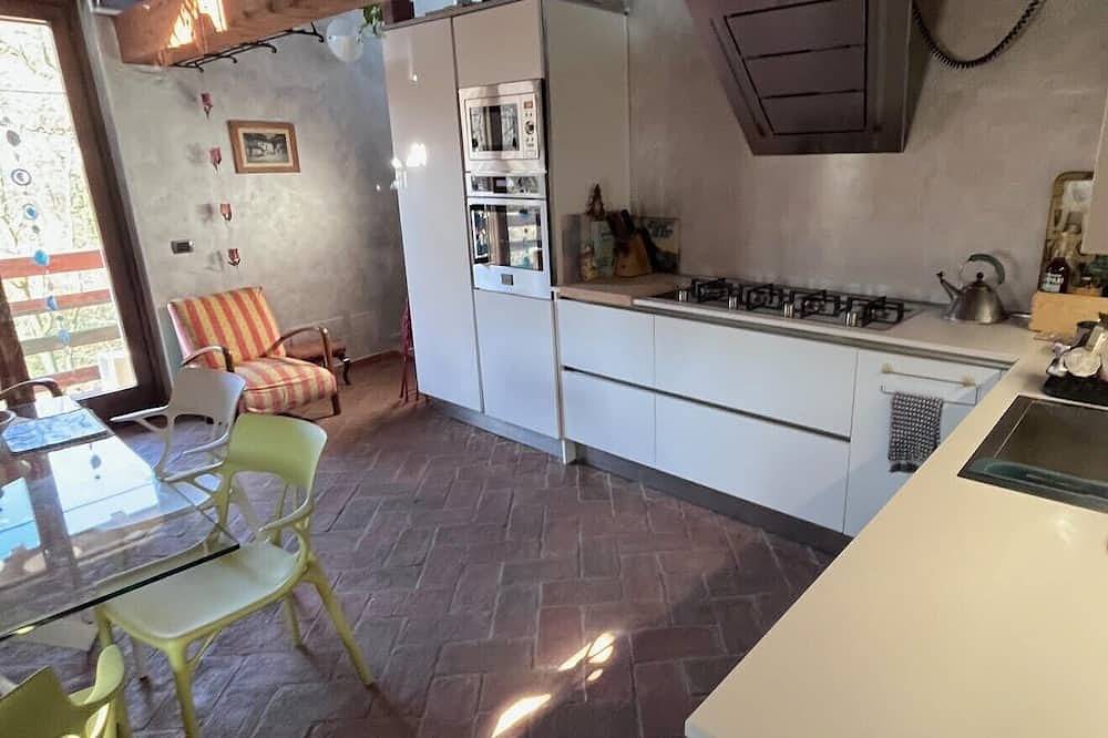 Rustic Wooden Loft · Once Part of a Castle Estate · Lago Maggiore (Arona) in Oleggio Castello, Lago Maggiore (Piemont)