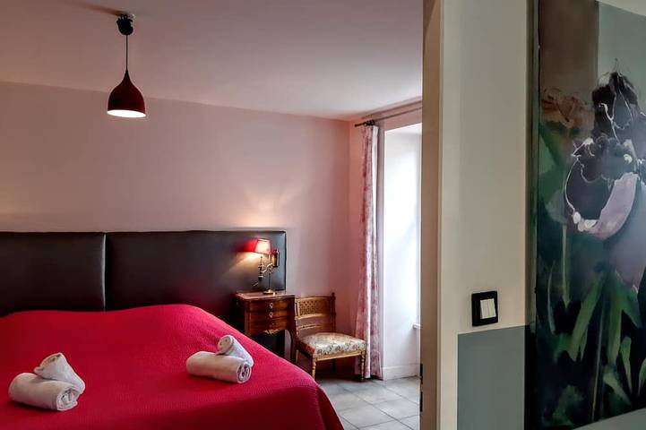 Location de vacances pour 5 personnes, avec piscine ainsi que jardin et jacuzzi à Bourran - 2