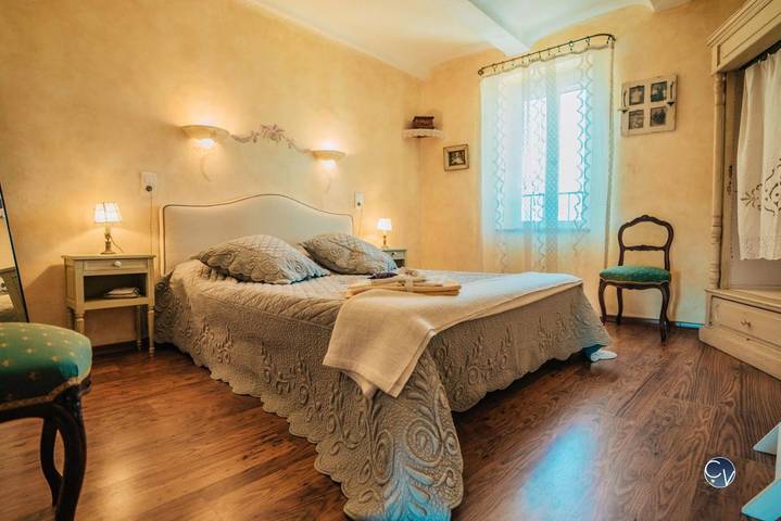 Location de vacances pour 4 personnes, avec jacuzzi ainsi que balcon et piscine à La Bastide-d'Engras - 4