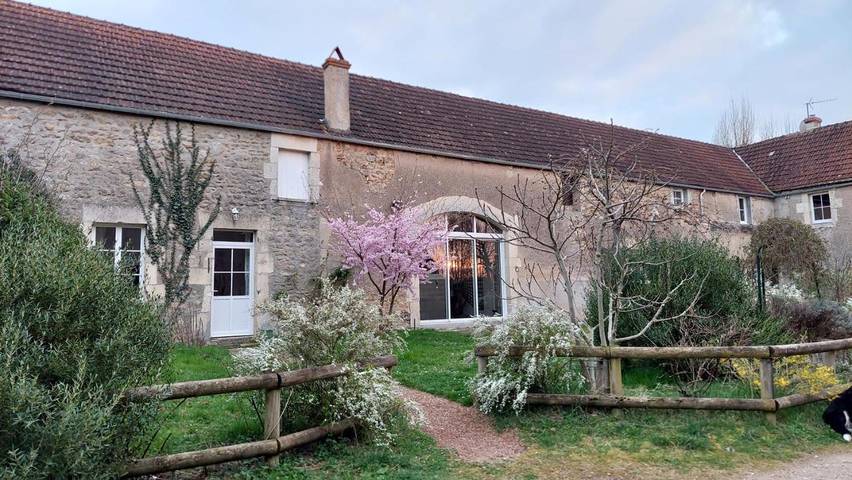 Chambre d’hôte pour 2 personnes, avec Jacuzzi et Terrasse ainsi que Jardin et Piscine à Saint-André-en-Terre-Plaine