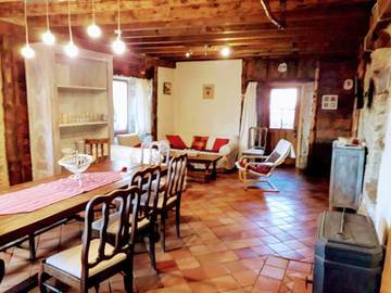 Gîte pour 10 personnes, avec jardin et vue à Targassonne