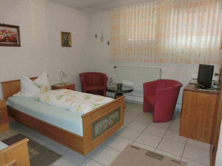 Hotel für 3 Personen, mit Terrasse in Landstuhl - 4