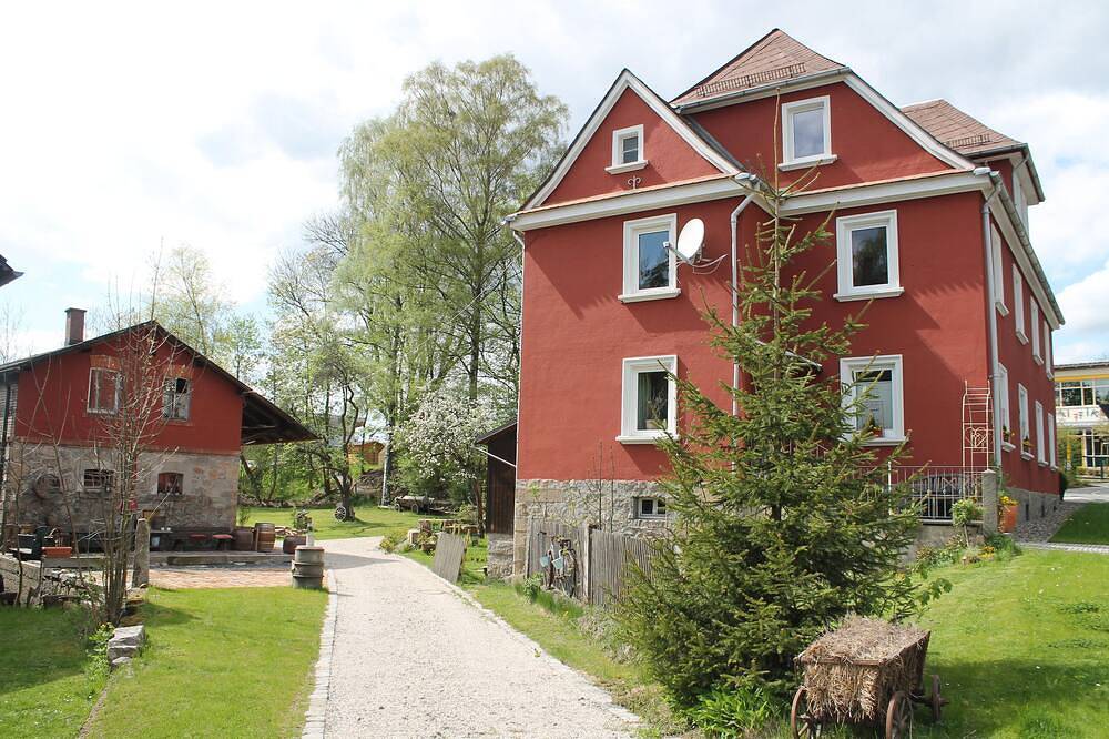Stilvolles Haus mit Raum zur Begegnung, Inspiration ums Lagerfeuer, Spielplatz in Gefrees, Landkreis Bayreuth