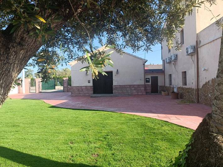 Casa rural para 16 personas, con vistas además de jardín y piscina en Elche - 4