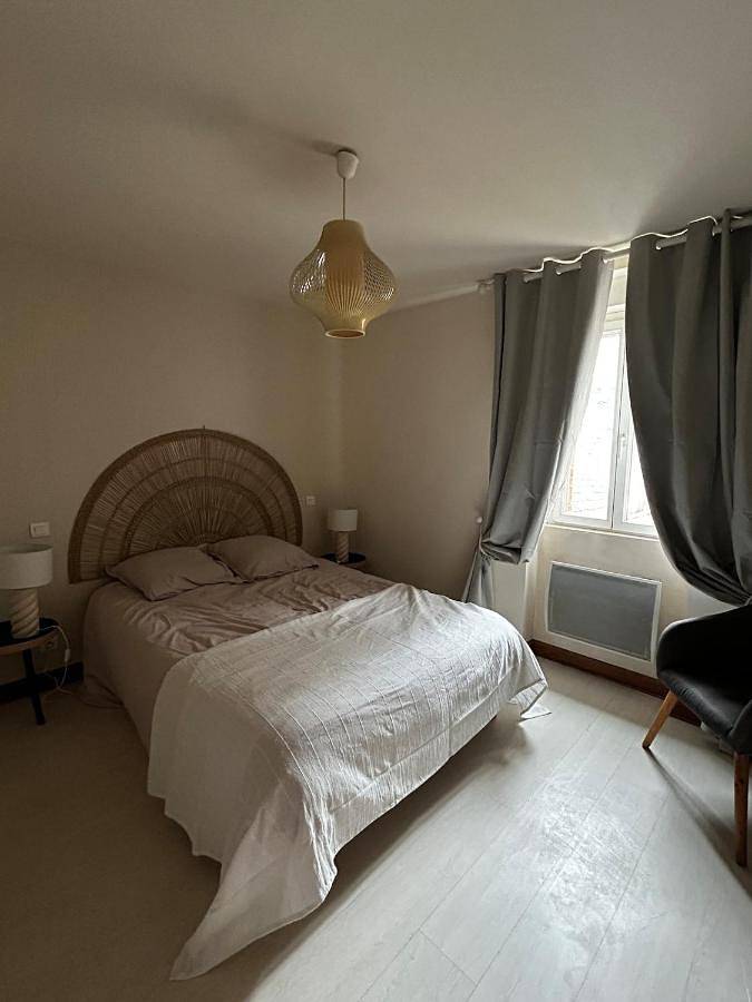 Gîte pour 8 personnes, avec balcon à Dun-le-Palestel - 4