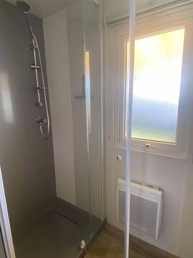 Camping pour 7 personnes, avec vue ainsi que piscine et terrasse à Parentis-en-Born - 4