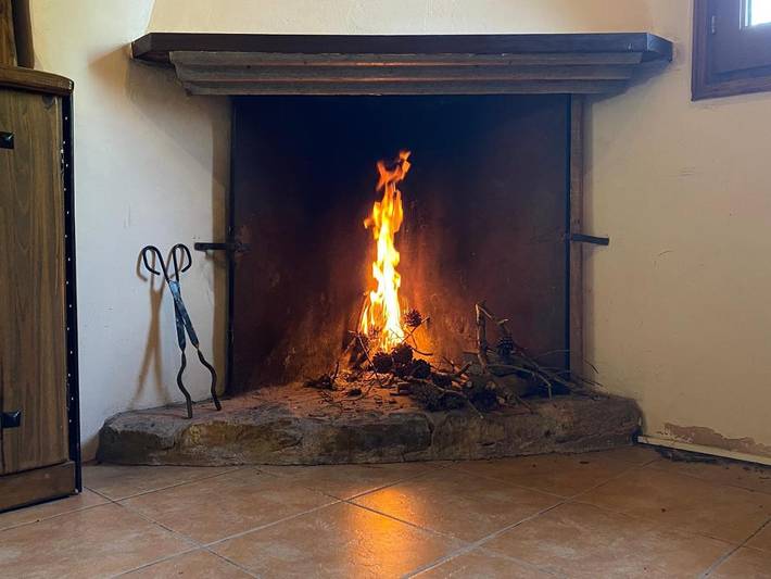 Casa rural para 8 personas, con piscina además de jardín y vistas, Se admiten mascotas en Tortellá