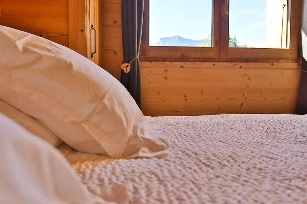 Ecological alpine chalet 4* (sleeps 10 to 14) in Serraval, Región de Annecy