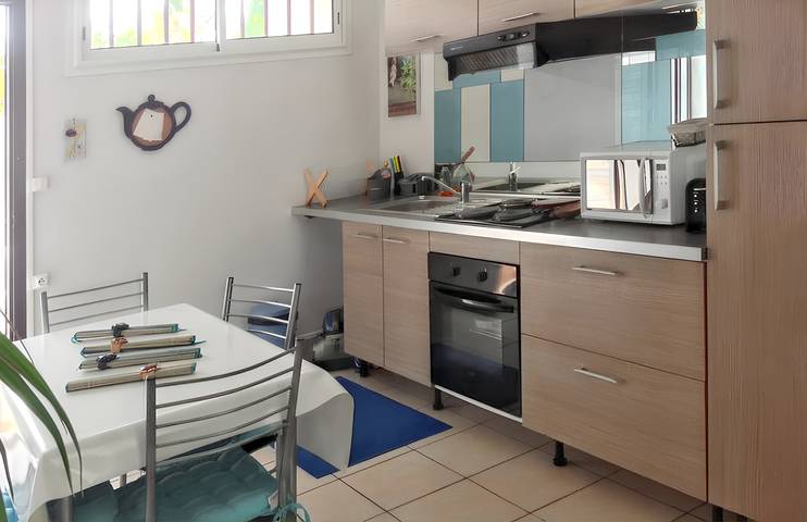 Location de vacances pour 5 personnes, avec terrasse à L'Étang-Salé - 2