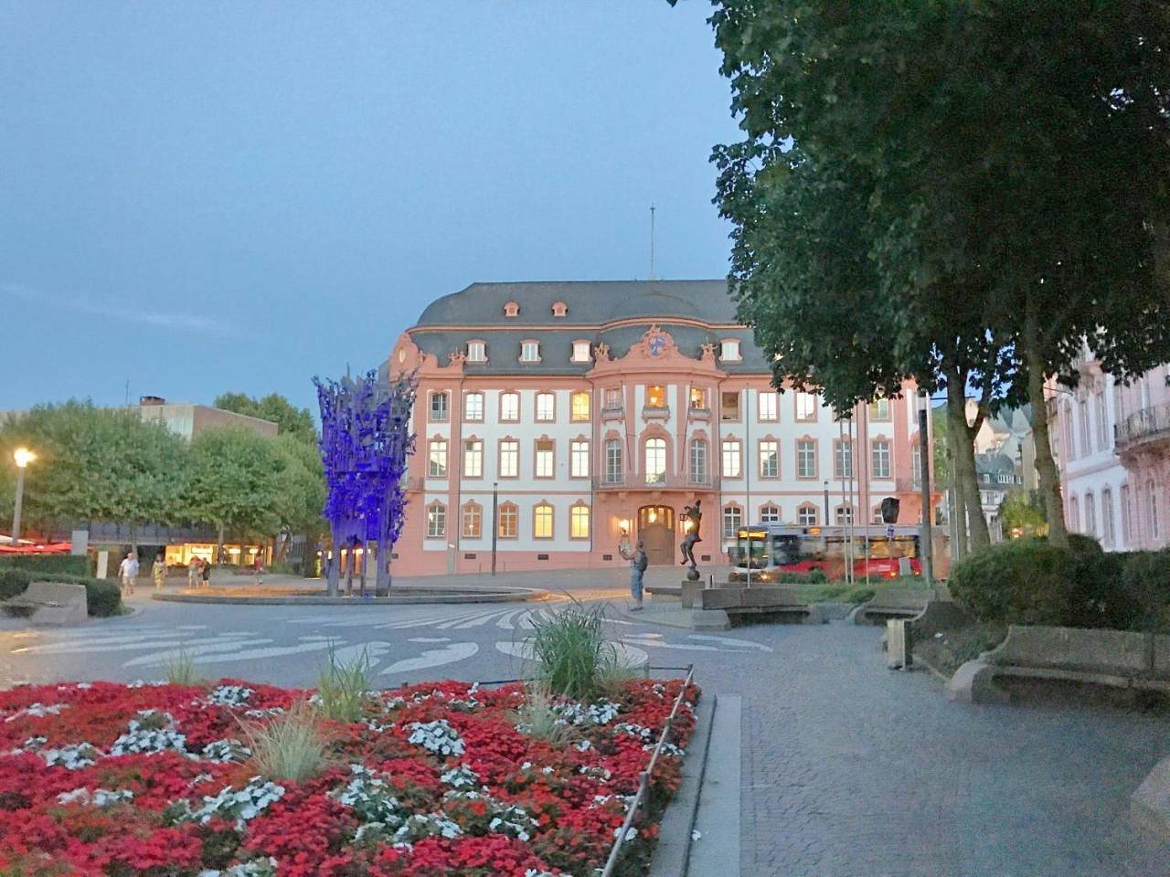 Ganze Wohnung, Osteiner Hof by The Apartment Suite in Mainz, Rheinhessen