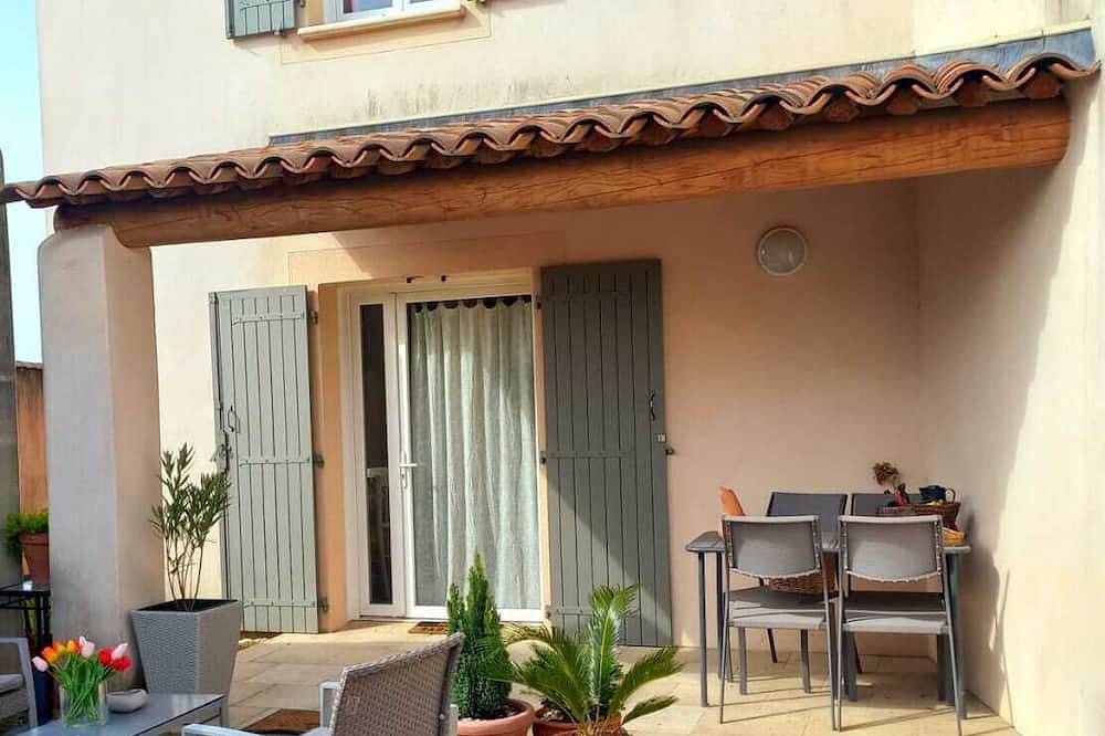 House with terrace & garden in Pierrevert, Regionaler Naturpark Luberon
