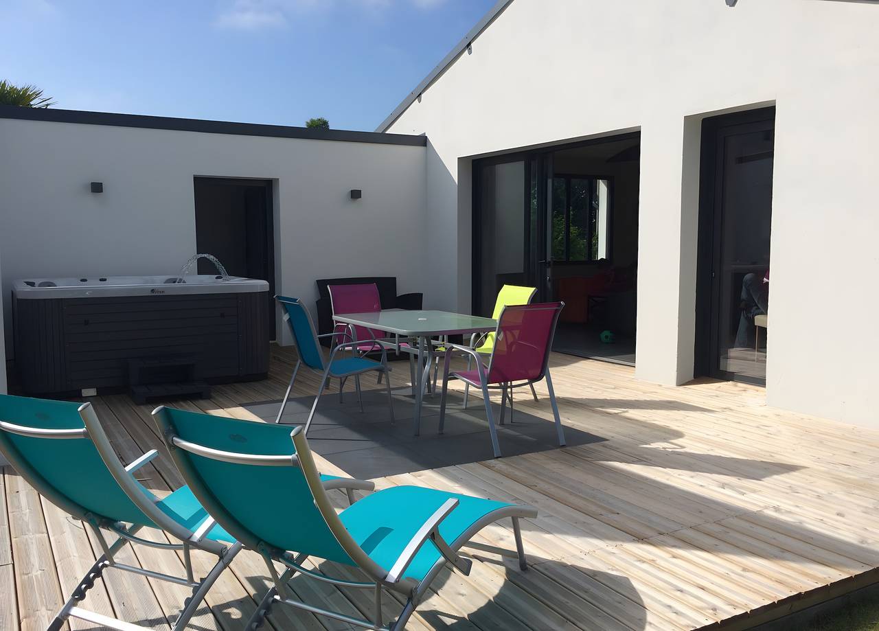 Maison "Hâvre de Paix Perros", spa, una sola planta, jardín in Perros-Guirec, Costa de granito rosa