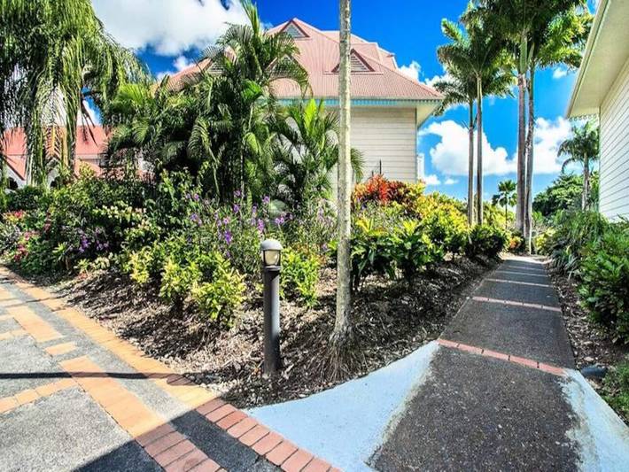 Gîte pour 6 personnes, avec jacuzzi et piscine ainsi que sauna et terrasse à Rivière-Salée - 4