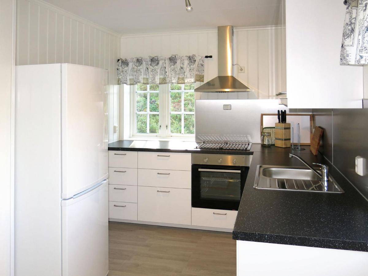 Holiday Home Nesjevik by Interhome in Hyllestad