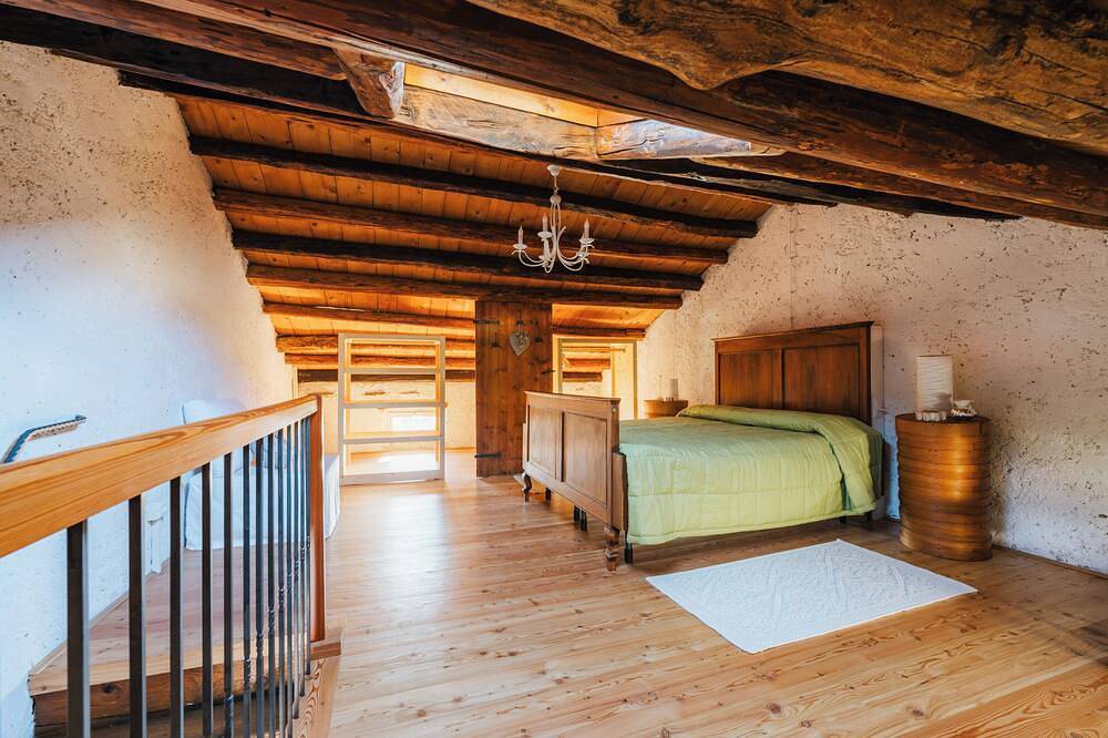 Ganze Wohnung, Five minutes from Caglieron Caves Park, apartment for families and couples. in Fregona, Südliche Karnische Alpen