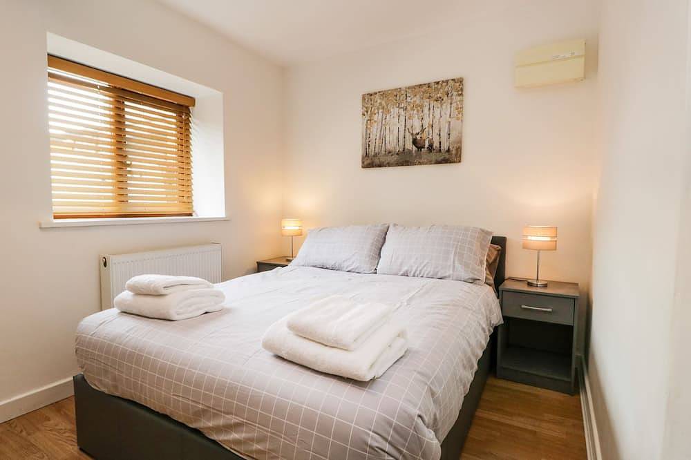 Coach House, family friendly, character holiday cottage in Arnside in Arnside, Lake District
